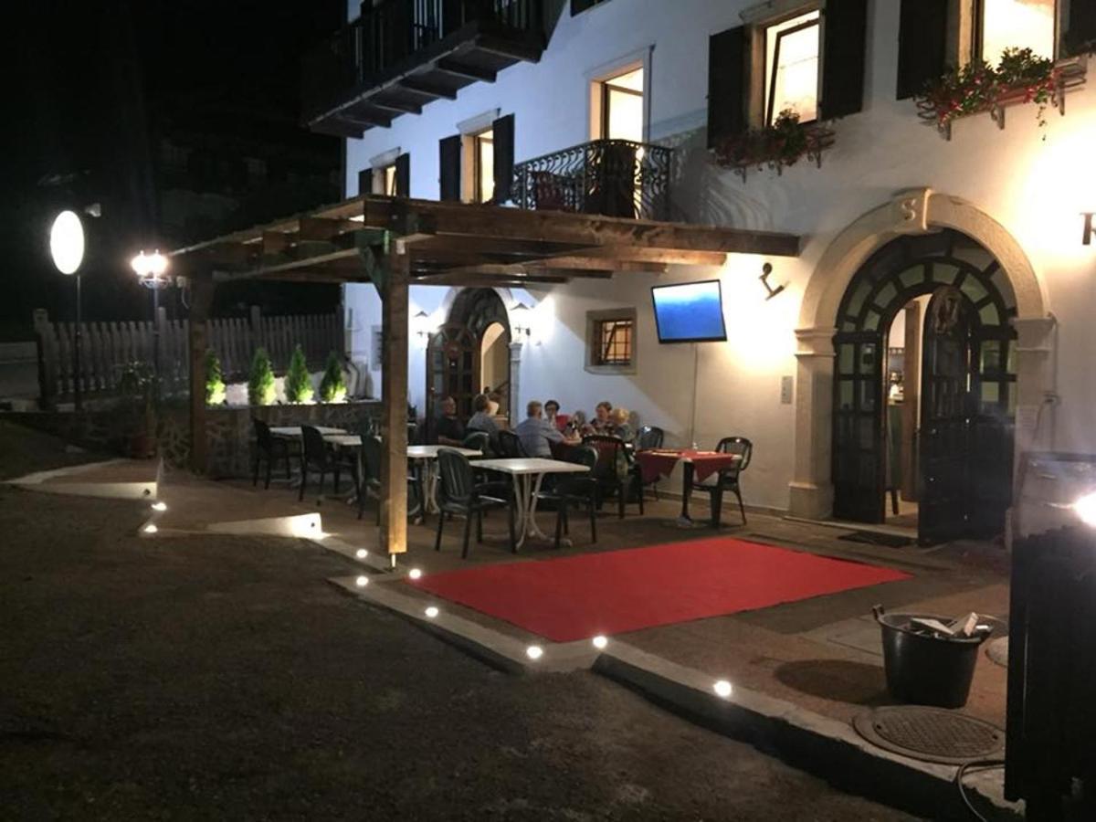 Albergo Locanda Corona Ballino Екстер'єр фото